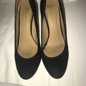 Ann Taylor black velvet heels with gold heel